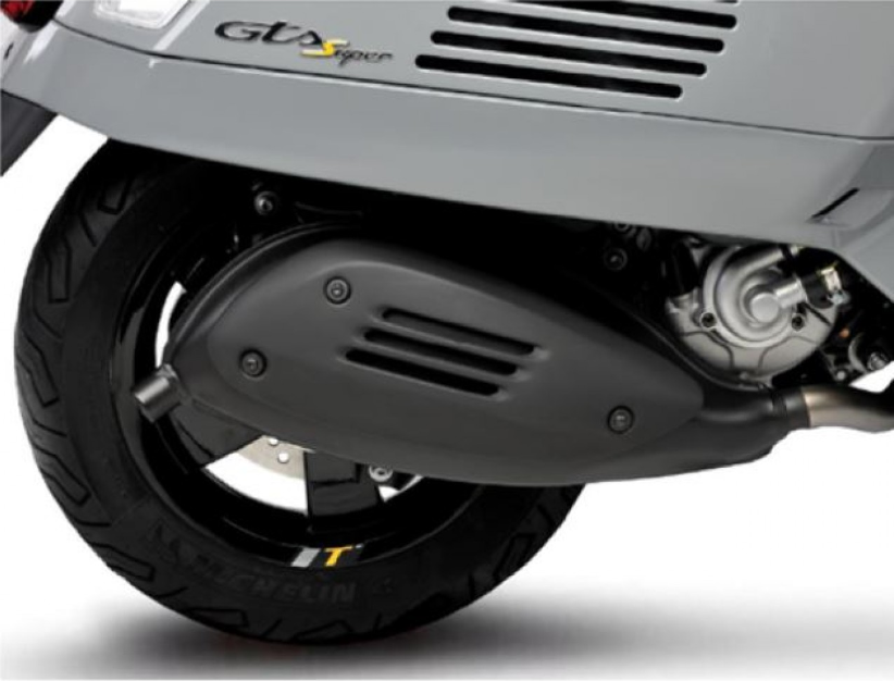 Kit carena "Black Kit" per Vespa GTS Super Tech HPE