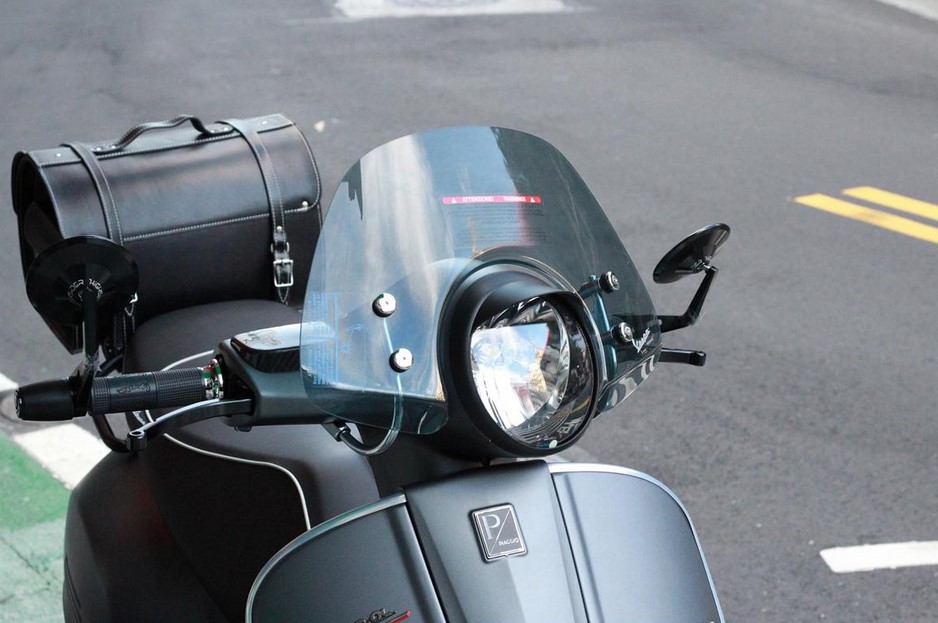 Anello faro per Vespa GTS/​GTS Super/​GT/​GT L 125-300ccm, nero opaco