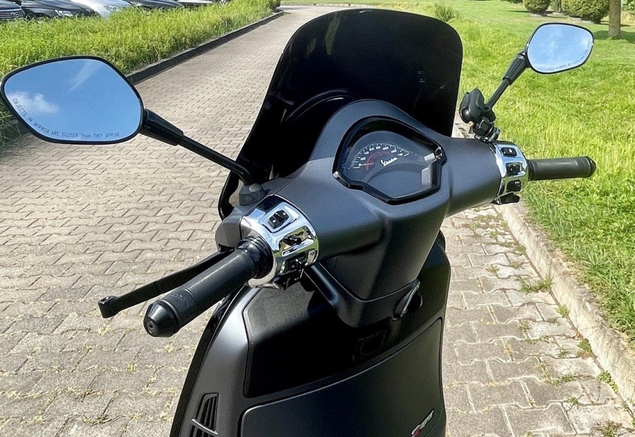Parabrezza ERMAX Piccolo H 300 mm per Vespa GTS/GTS Super/GT L (-22), nero