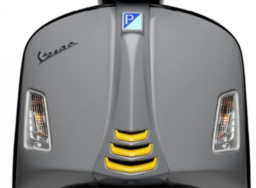 Kit carena "Black Kit" per Vespa GTS Super Tech HPE