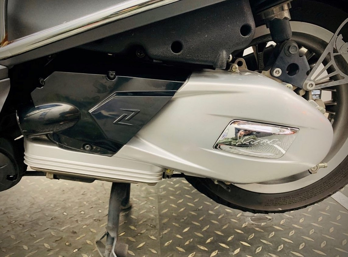 Copertura presa d'aria, copertura Vario per Vespa Primavera/​Sprint/​GTS/​GTS Super, nera