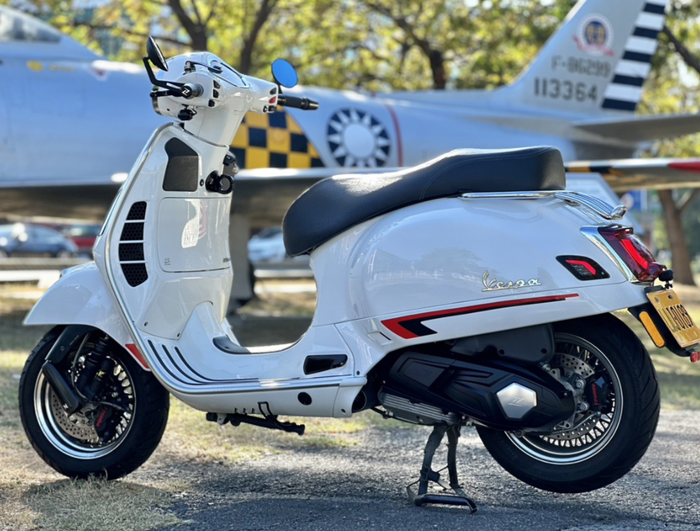 Coperchio vario ZELIONI per Vespa GTS/GTS Super/GTV HPE 300cc, nero opaco