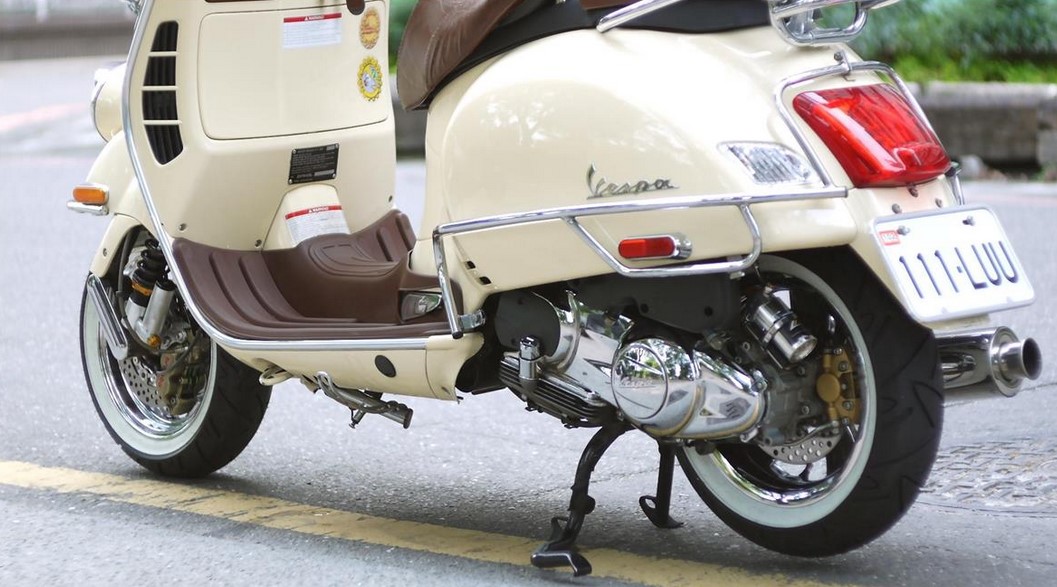Tappetino per Vespa GTS/GTS Super/GTV/GT 60/GT/GT L 125-300cc, marrone