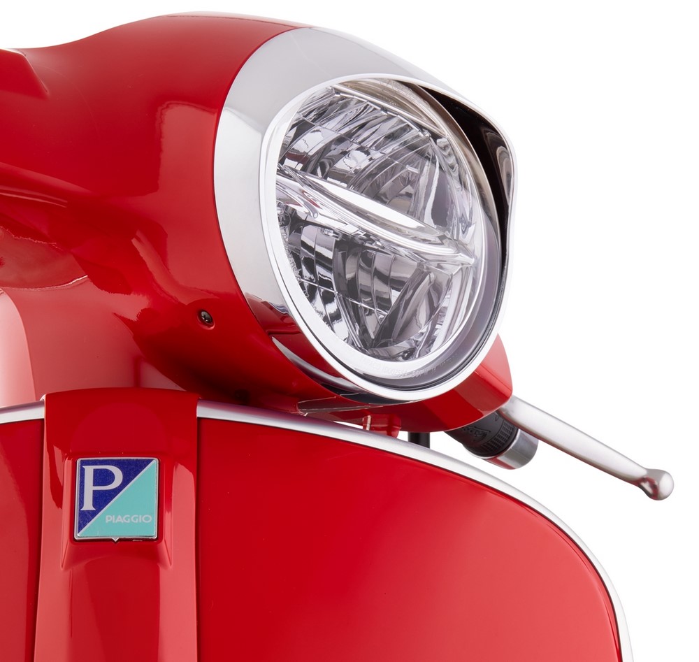 Anello faro per Vespa GTS/​GTS Super HPE 125/​300 ('19-), cromato